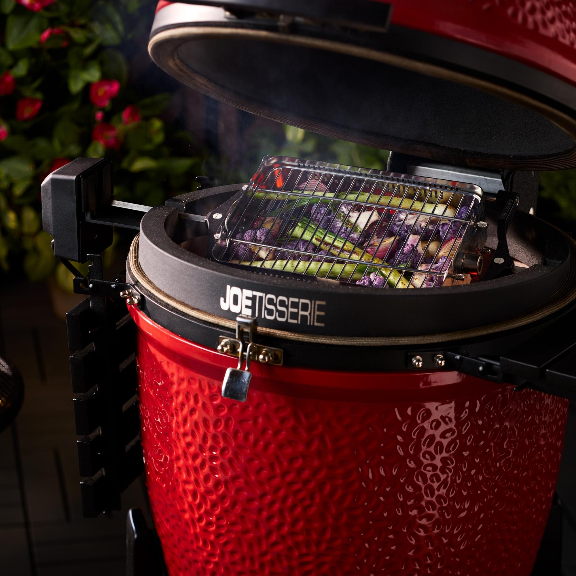 Classic II Kamado Joe BBQ with Voyager Pack