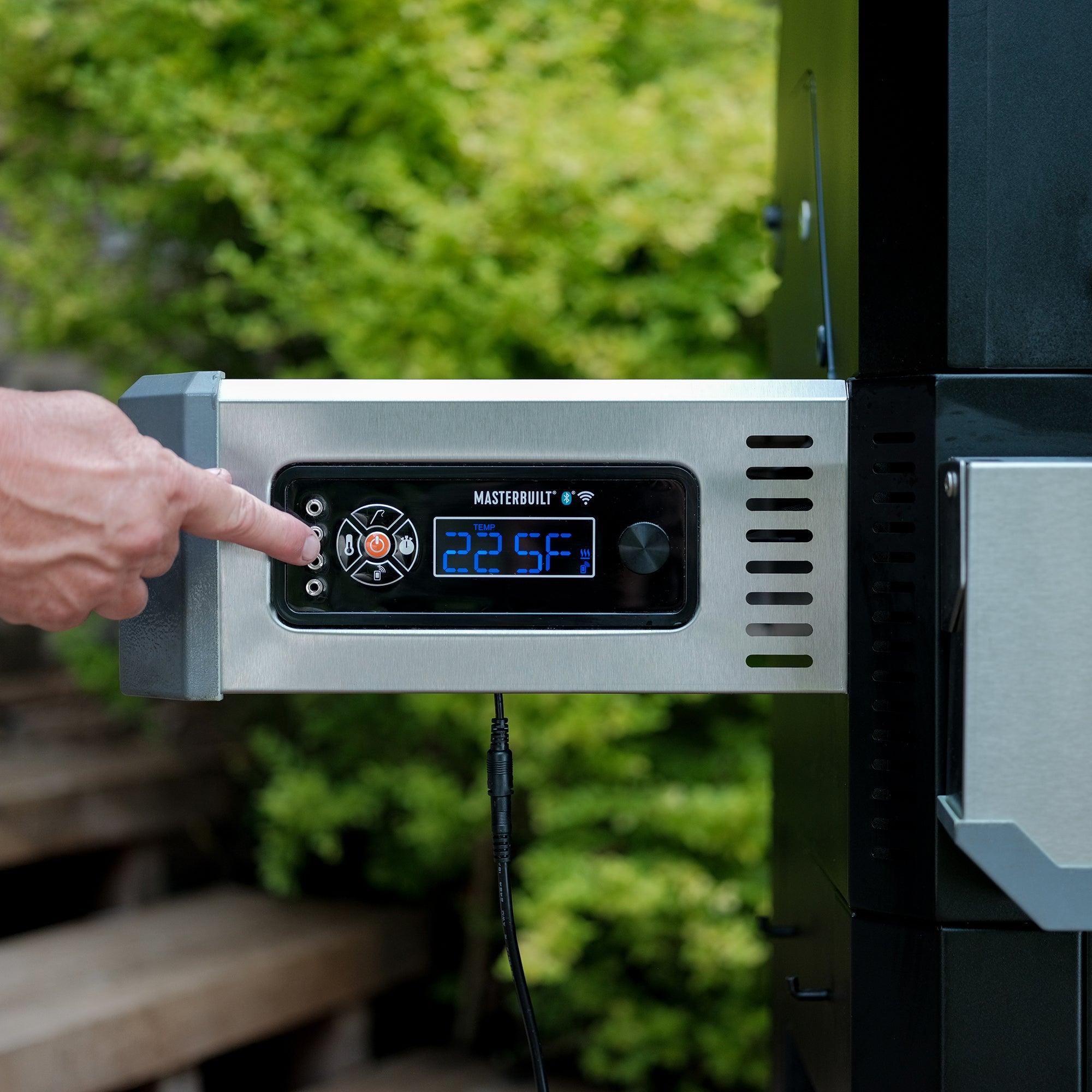 Masterbuilt 800 GravityFed BBQ with Pitmaster Pack